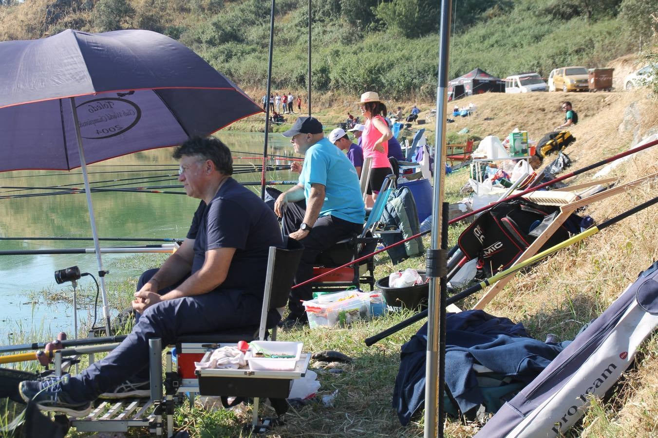 Buen ambiente pero pocas tencas en el 301 aniversario del Concurso tradicional de Pesca 'Charca de la Albuera' que se ha celebrado este domingo 2 de junio en el enclave natural del que toma su nombre. esta cita organizada por la Sociedad de Pesca Balboa. Francisco Pérez Caballo con una captura de 11.380 gramos ha sido el ganador de esta edición. 
