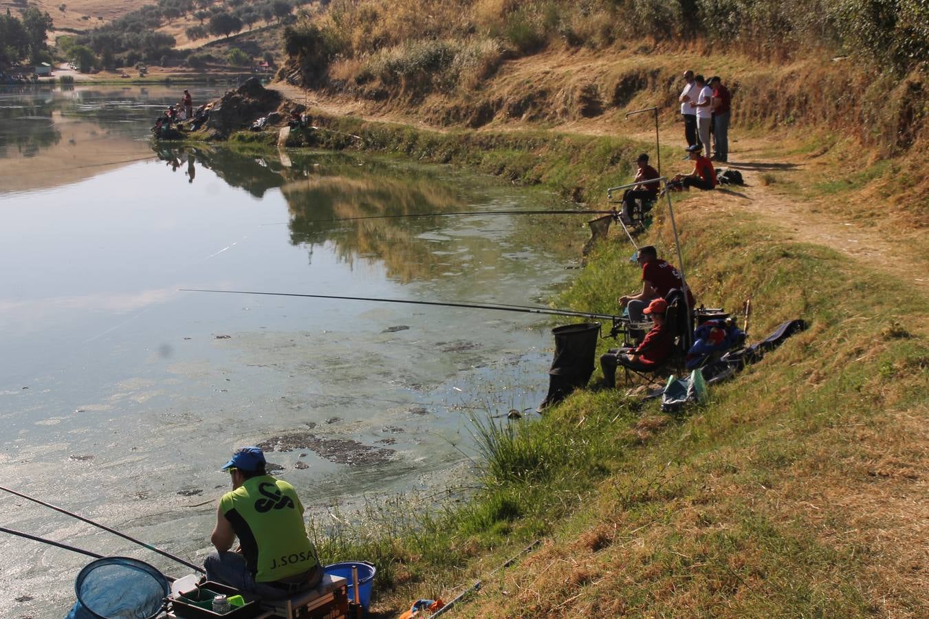 Buen ambiente pero pocas tencas en el 301 aniversario del Concurso tradicional de Pesca 'Charca de la Albuera' que se ha celebrado este domingo 2 de junio en el enclave natural del que toma su nombre. esta cita organizada por la Sociedad de Pesca Balboa. Francisco Pérez Caballo con una captura de 11.380 gramos ha sido el ganador de esta edición. 