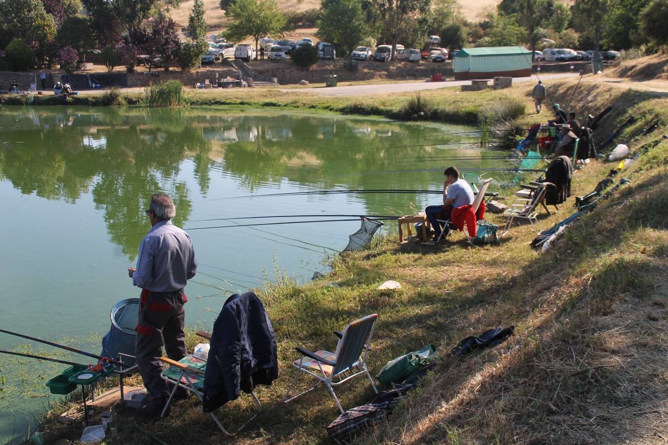 Buen ambiente pero pocas tencas en el 301 aniversario del Concurso tradicional de Pesca 'Charca de la Albuera' que se ha celebrado este domingo 2 de junio en el enclave natural del que toma su nombre. esta cita organizada por la Sociedad de Pesca Balboa. Francisco Pérez Caballo con una captura de 11.380 gramos ha sido el ganador de esta edición. 