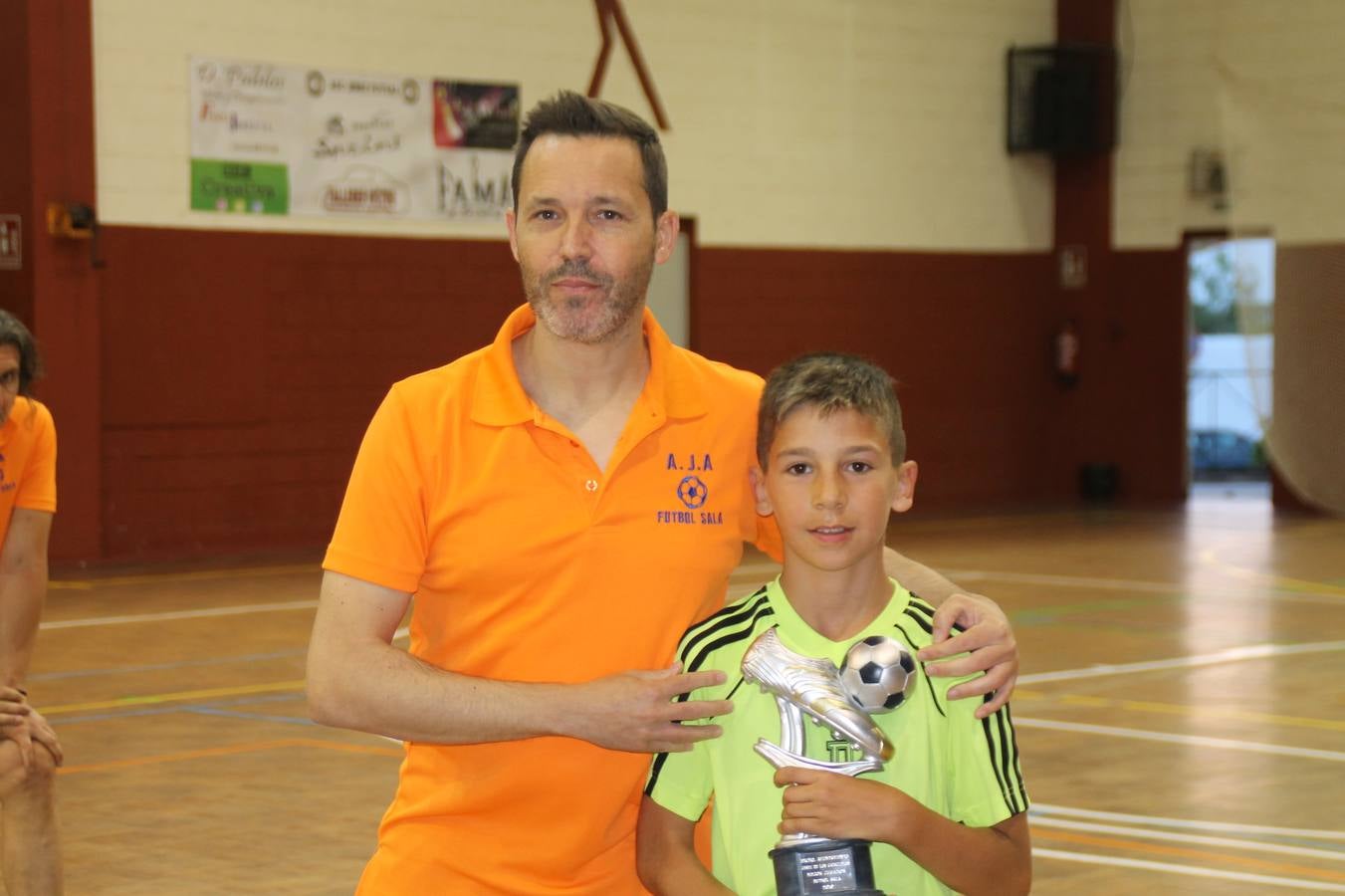 El Pabellón Municipal de Deportes 'Francisco José Rivera Montero' acogió este sábado la final de la Copa de Futbol Sala en la que han participado los 16 mejores equipos de la Liga de invierno en este Deporte. El equipo de Talleres Lute se proclamó vencedor de la cita, con un resultado final de la citada Copa al imponerse 2-0 al también finalista de esta competición, Calsan distribuciones, finalmente subcampeón. El equipo 'Restaurante Santa María' ha sido el campeón de la Liga de invierno.