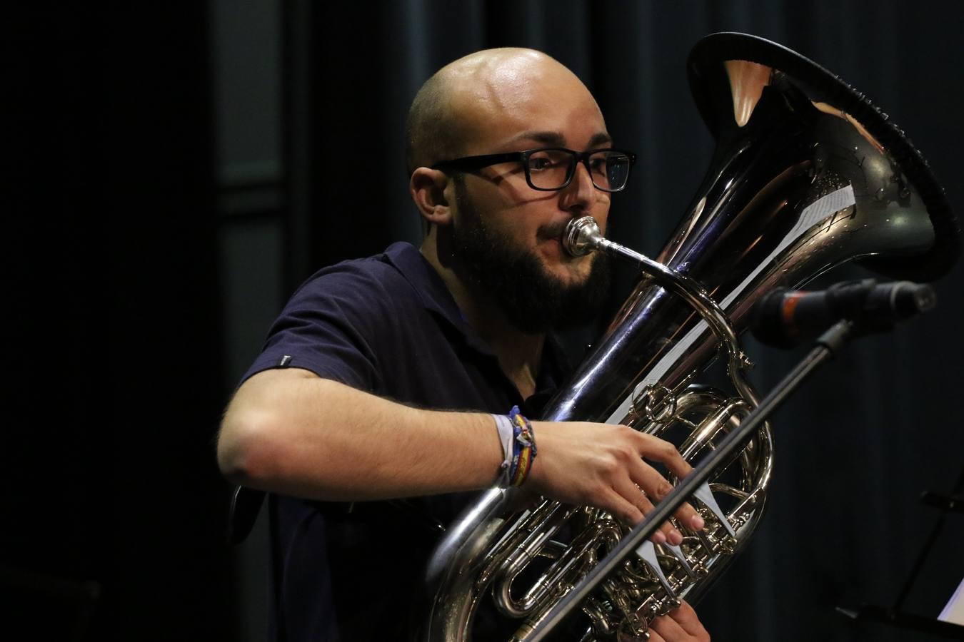 El Cine-teatro Balboa acogió, ayer, el concierto de clausura del curso 2018/2019 de la Escuela Municipal de Música de Jerez de los Caballeros. En esta cita, los alumnos y alumnas participantes ofrecieron una muestra de los conocimientos adquiridos durante el curso y su evolución a lo largo del mismo en las distintas modalidades impartidas. En este curso, han sido 113 los alumnos y alumnas que se han formado en la citada Escuela y cinco los profesores que han impartido las diferentes asignaturas: David Carrasco, Carlos Álvarez, Sergio Carrasco, Cristian Ivasr y Mª Asunción Pérez.