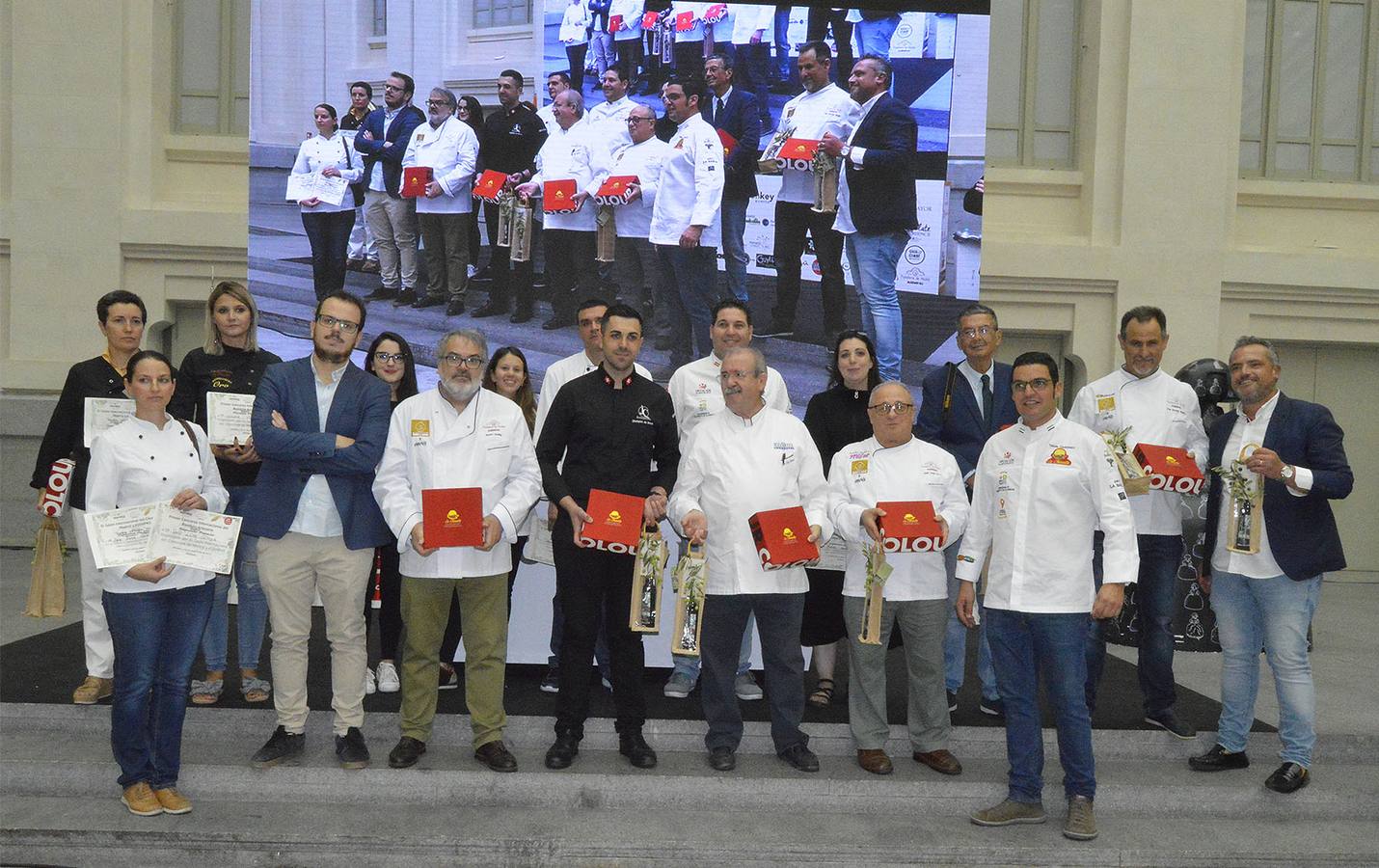 El pastelero villanovense Juan Antonio Parejo y el cocinero jerezano Tomás Carbonero han regresado «con muy buenas sensaciones y mejores expectativas» de la segunda edición del Salón Internacional del Chocolate de Madrid, celebrado el pasado fin de semana en el Palacio de Cibeles de la capital madrileña.