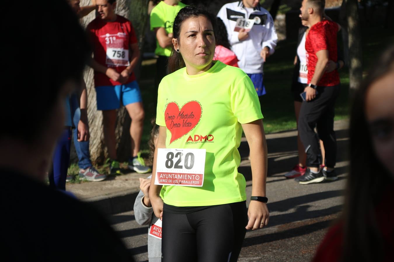 Valuengo continúa apostando por el deporte y la investigación de la Histiocitosis con la tercera edición del 'Cross Popular Valuengo', organizada por la Comisión de Festejos de la citada pedanía en colaboración con la Concejalía de Juventud y Deportes del Ayuntamiento de Jerez de los Caballeros y el Programa de Dinamización Deportiva de la Mancomunidad Sierra Suroeste. La citada prueba deportiva se ha celebrado esta mañana y ha contado con más de 140 participantes, entre todas las categorías.Celso Graciano y Estefanía Carretero se han convertido en los vencedores de la prueba general, y José Joaquín García y Rosa González han ocupado los primeros puestos locales.