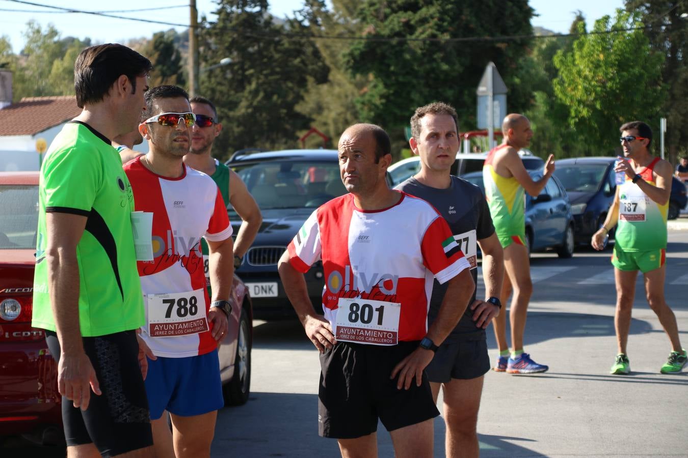 Valuengo continúa apostando por el deporte y la investigación de la Histiocitosis con la tercera edición del 'Cross Popular Valuengo', organizada por la Comisión de Festejos de la citada pedanía en colaboración con la Concejalía de Juventud y Deportes del Ayuntamiento de Jerez de los Caballeros y el Programa de Dinamización Deportiva de la Mancomunidad Sierra Suroeste. La citada prueba deportiva se ha celebrado esta mañana y ha contado con más de 140 participantes, entre todas las categorías.Celso Graciano y Estefanía Carretero se han convertido en los vencedores de la prueba general, y José Joaquín García y Rosa González han ocupado los primeros puestos locales.