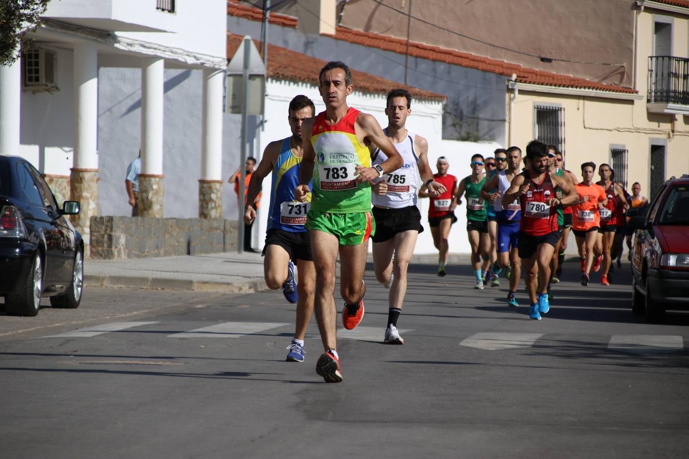 Valuengo continúa apostando por el deporte y la investigación de la Histiocitosis con la tercera edición del 'Cross Popular Valuengo', organizada por la Comisión de Festejos de la citada pedanía en colaboración con la Concejalía de Juventud y Deportes del Ayuntamiento de Jerez de los Caballeros y el Programa de Dinamización Deportiva de la Mancomunidad Sierra Suroeste. La citada prueba deportiva se ha celebrado esta mañana y ha contado con más de 140 participantes, entre todas las categorías.Celso Graciano y Estefanía Carretero se han convertido en los vencedores de la prueba general, y José Joaquín García y Rosa González han ocupado los primeros puestos locales.