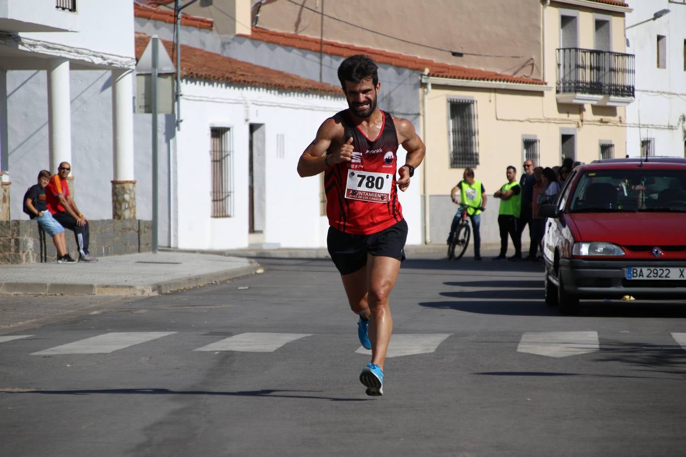 Valuengo continúa apostando por el deporte y la investigación de la Histiocitosis con la tercera edición del 'Cross Popular Valuengo', organizada por la Comisión de Festejos de la citada pedanía en colaboración con la Concejalía de Juventud y Deportes del Ayuntamiento de Jerez de los Caballeros y el Programa de Dinamización Deportiva de la Mancomunidad Sierra Suroeste. La citada prueba deportiva se ha celebrado esta mañana y ha contado con más de 140 participantes, entre todas las categorías.Celso Graciano y Estefanía Carretero se han convertido en los vencedores de la prueba general, y José Joaquín García y Rosa González han ocupado los primeros puestos locales.