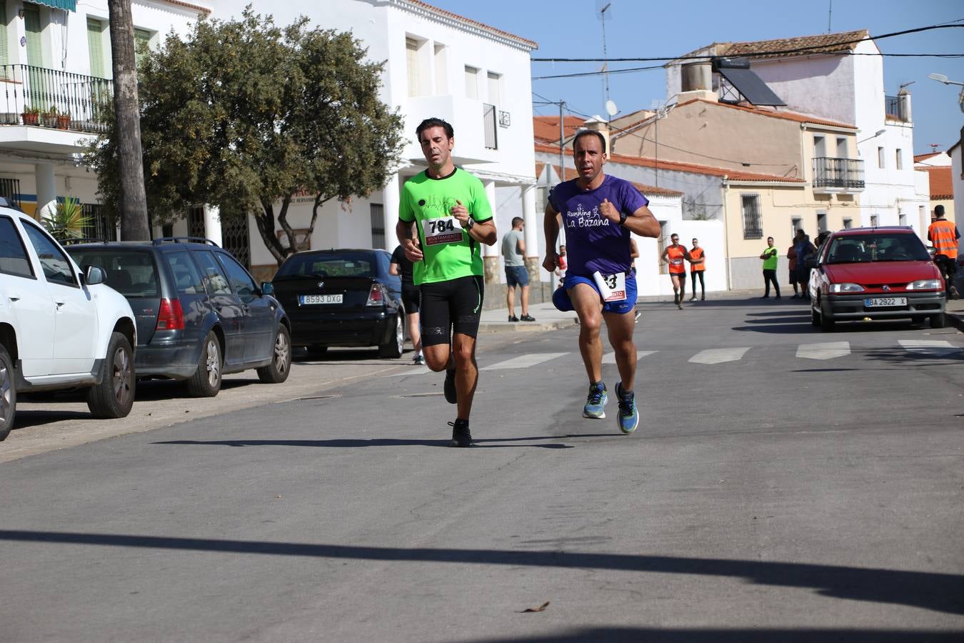 Valuengo continúa apostando por el deporte y la investigación de la Histiocitosis con la tercera edición del 'Cross Popular Valuengo', organizada por la Comisión de Festejos de la citada pedanía en colaboración con la Concejalía de Juventud y Deportes del Ayuntamiento de Jerez de los Caballeros y el Programa de Dinamización Deportiva de la Mancomunidad Sierra Suroeste. La citada prueba deportiva se ha celebrado esta mañana y ha contado con más de 140 participantes, entre todas las categorías.Celso Graciano y Estefanía Carretero se han convertido en los vencedores de la prueba general, y José Joaquín García y Rosa González han ocupado los primeros puestos locales.