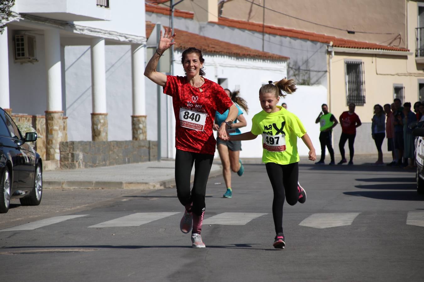 Valuengo continúa apostando por el deporte y la investigación de la Histiocitosis con la tercera edición del 'Cross Popular Valuengo', organizada por la Comisión de Festejos de la citada pedanía en colaboración con la Concejalía de Juventud y Deportes del Ayuntamiento de Jerez de los Caballeros y el Programa de Dinamización Deportiva de la Mancomunidad Sierra Suroeste. La citada prueba deportiva se ha celebrado esta mañana y ha contado con más de 140 participantes, entre todas las categorías.Celso Graciano y Estefanía Carretero se han convertido en los vencedores de la prueba general, y José Joaquín García y Rosa González han ocupado los primeros puestos locales.