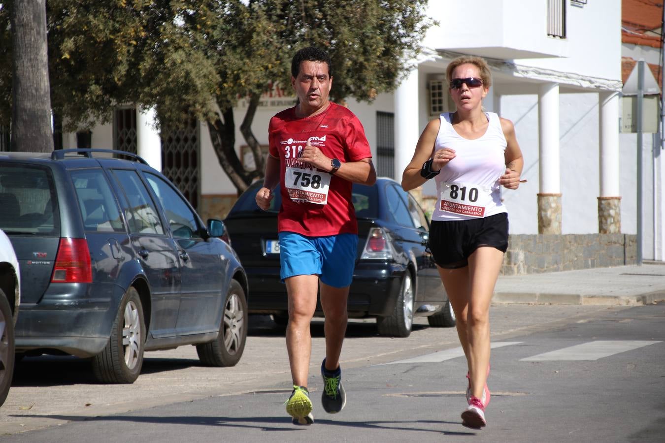 Valuengo continúa apostando por el deporte y la investigación de la Histiocitosis con la tercera edición del 'Cross Popular Valuengo', organizada por la Comisión de Festejos de la citada pedanía en colaboración con la Concejalía de Juventud y Deportes del Ayuntamiento de Jerez de los Caballeros y el Programa de Dinamización Deportiva de la Mancomunidad Sierra Suroeste. La citada prueba deportiva se ha celebrado esta mañana y ha contado con más de 140 participantes, entre todas las categorías.Celso Graciano y Estefanía Carretero se han convertido en los vencedores de la prueba general, y José Joaquín García y Rosa González han ocupado los primeros puestos locales.