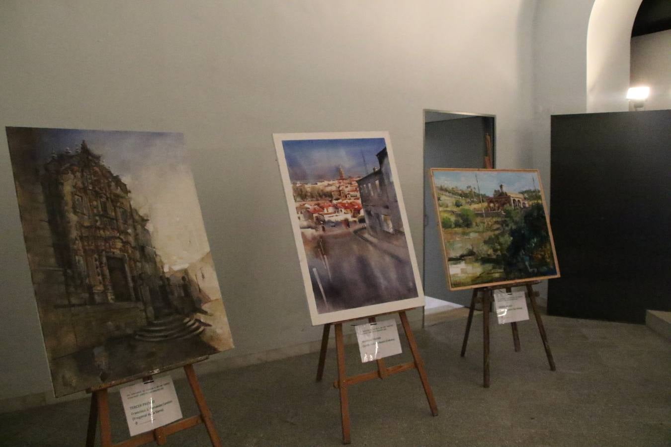 Jerez de los Caballeros celebra la tercera edición de su 'Noche en Blanco' con exposiciones, visitas turísticas, baile, cata de vinos, poesía, conciertos y talleres llenando de ocio, historia y arte diferentes rincones del municipio.