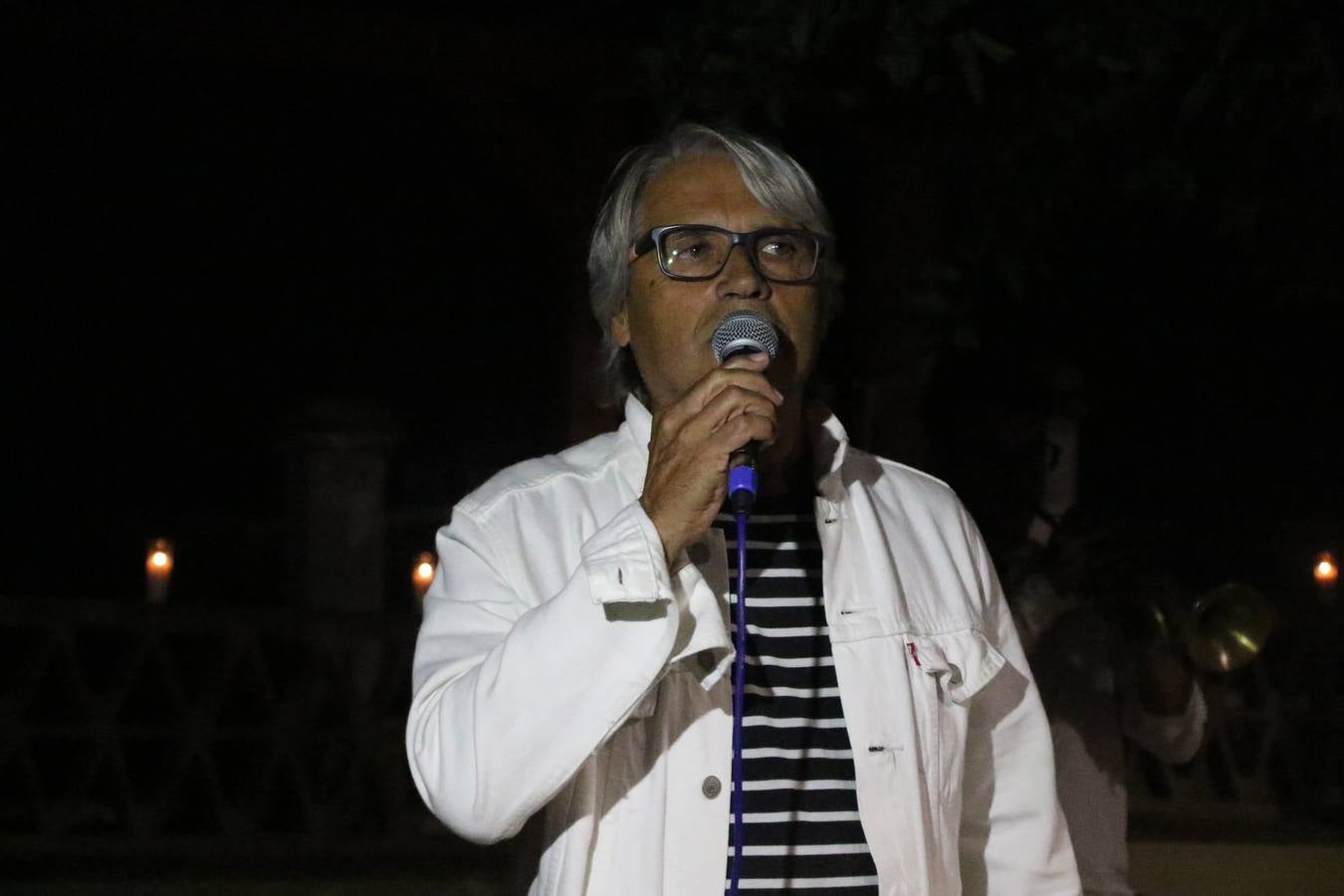 Jerez de los Caballeros celebra la tercera edición de su 'Noche en Blanco' con exposiciones, visitas turísticas, baile, cata de vinos, poesía, conciertos y talleres llenando de ocio, historia y arte diferentes rincones del municipio.