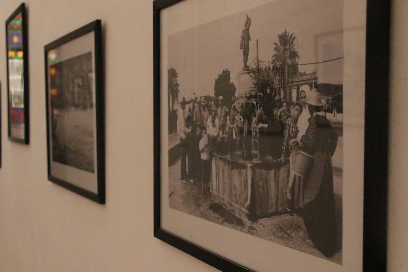 Jerez de los Caballeros celebra la tercera edición de su 'Noche en Blanco' con exposiciones, visitas turísticas, baile, cata de vinos, poesía, conciertos y talleres llenando de ocio, historia y arte diferentes rincones del municipio.