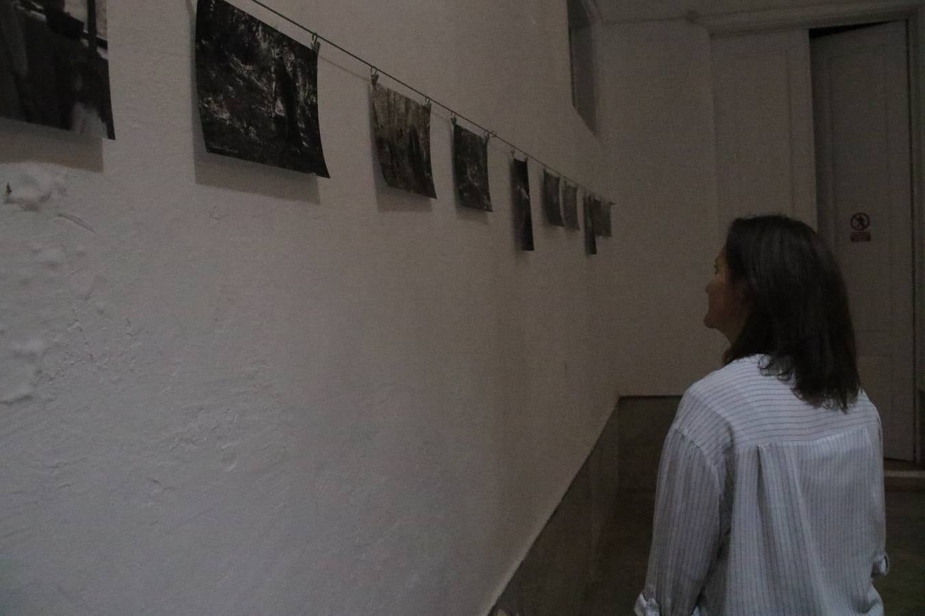Jerez de los Caballeros celebra la tercera edición de su 'Noche en Blanco' con exposiciones, visitas turísticas, baile, cata de vinos, poesía, conciertos y talleres llenando de ocio, historia y arte diferentes rincones del municipio.