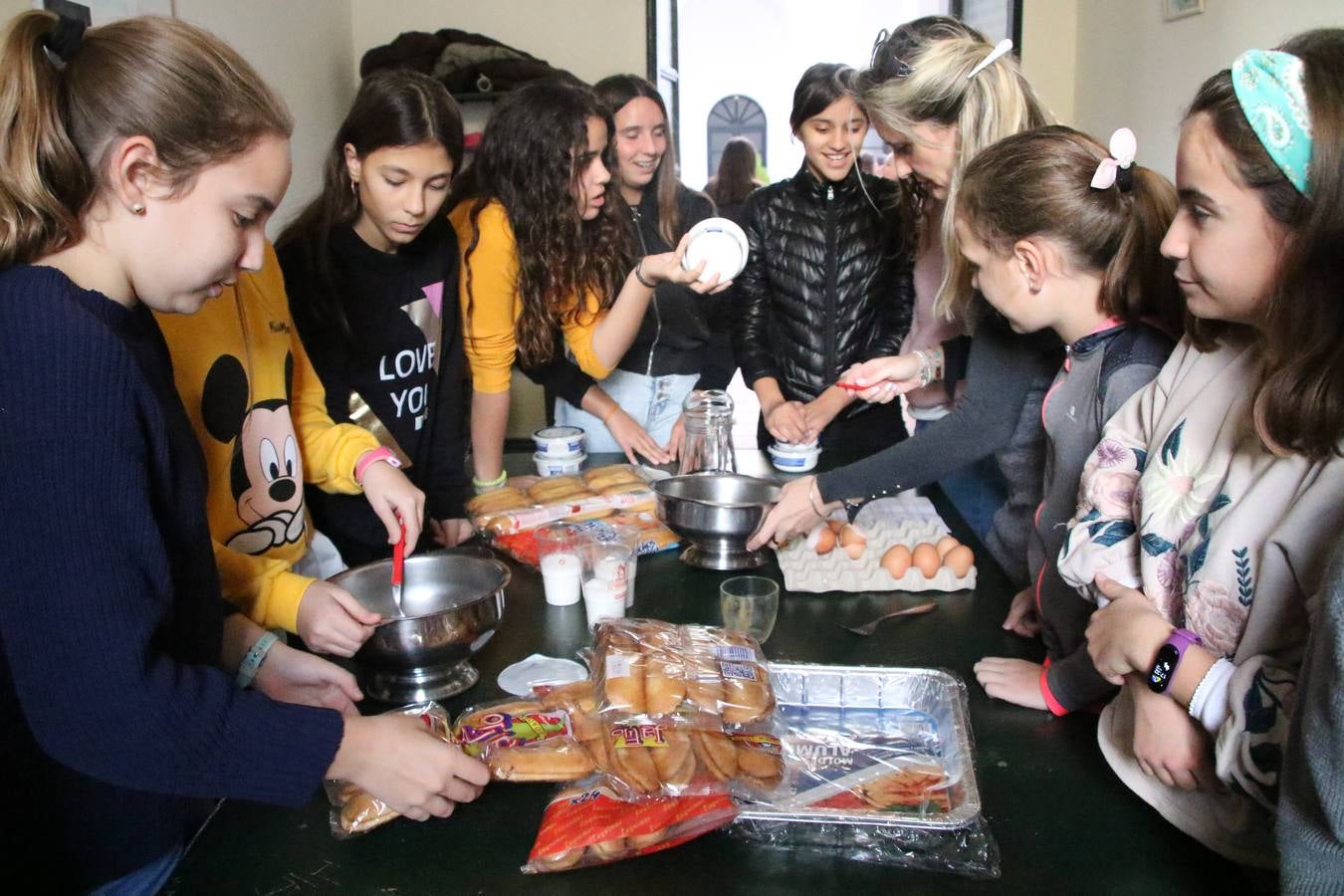 Fotos: Cáritas Parroquial celebra la tercera edición de su 'Tapa Solidaria'