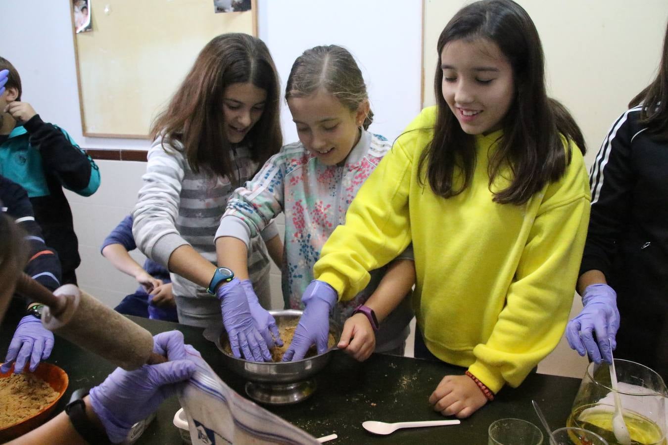 Fotos: Cáritas Parroquial celebra la tercera edición de su 'Tapa Solidaria'