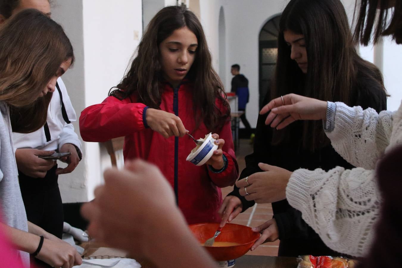 Fotos: Cáritas Parroquial celebra la tercera edición de su 'Tapa Solidaria'