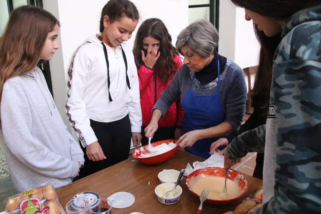 Fotos: Cáritas Parroquial celebra la tercera edición de su 'Tapa Solidaria'