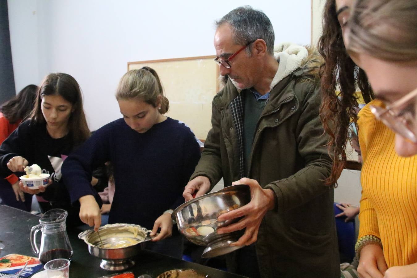 Fotos: Cáritas Parroquial celebra la tercera edición de su 'Tapa Solidaria'