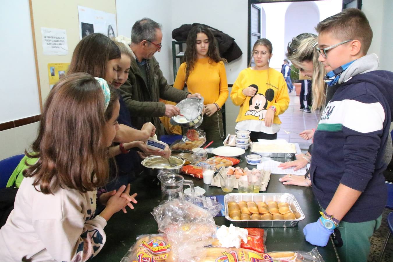 Fotos: Cáritas Parroquial celebra la tercera edición de su 'Tapa Solidaria'