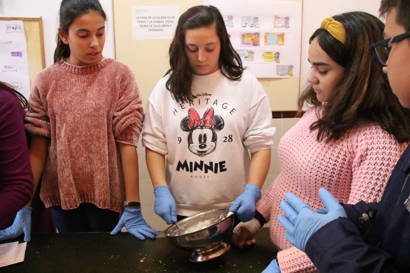 Fotos: Cáritas Parroquial celebra la tercera edición de su 'Tapa Solidaria'