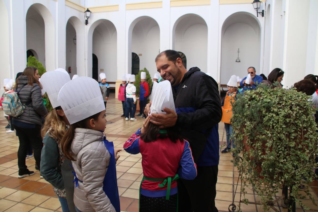 Fotos: Cáritas Parroquial celebra la tercera edición de su 'Tapa Solidaria'