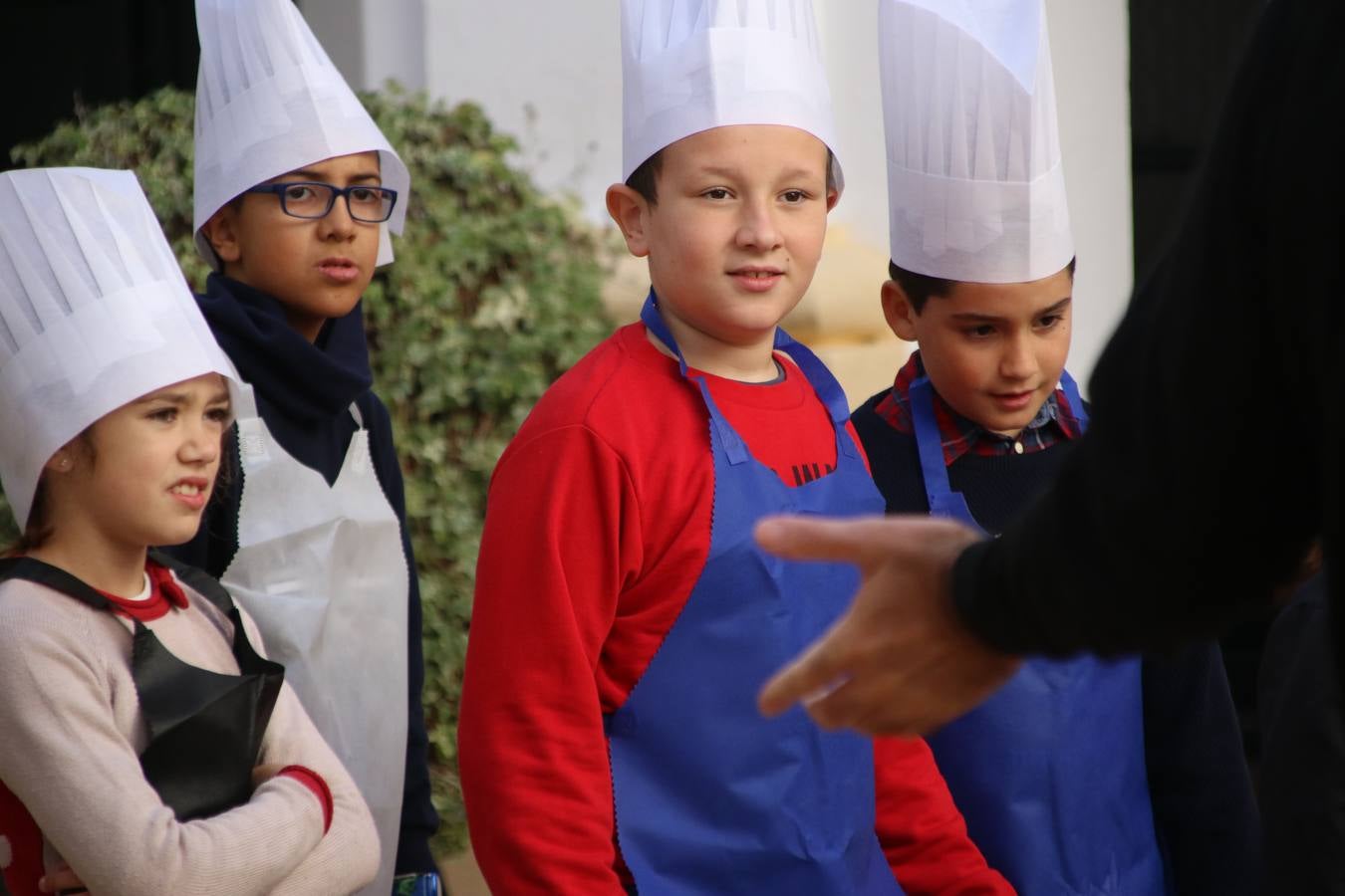 Fotos: Cáritas Parroquial celebra la tercera edición de su 'Tapa Solidaria'