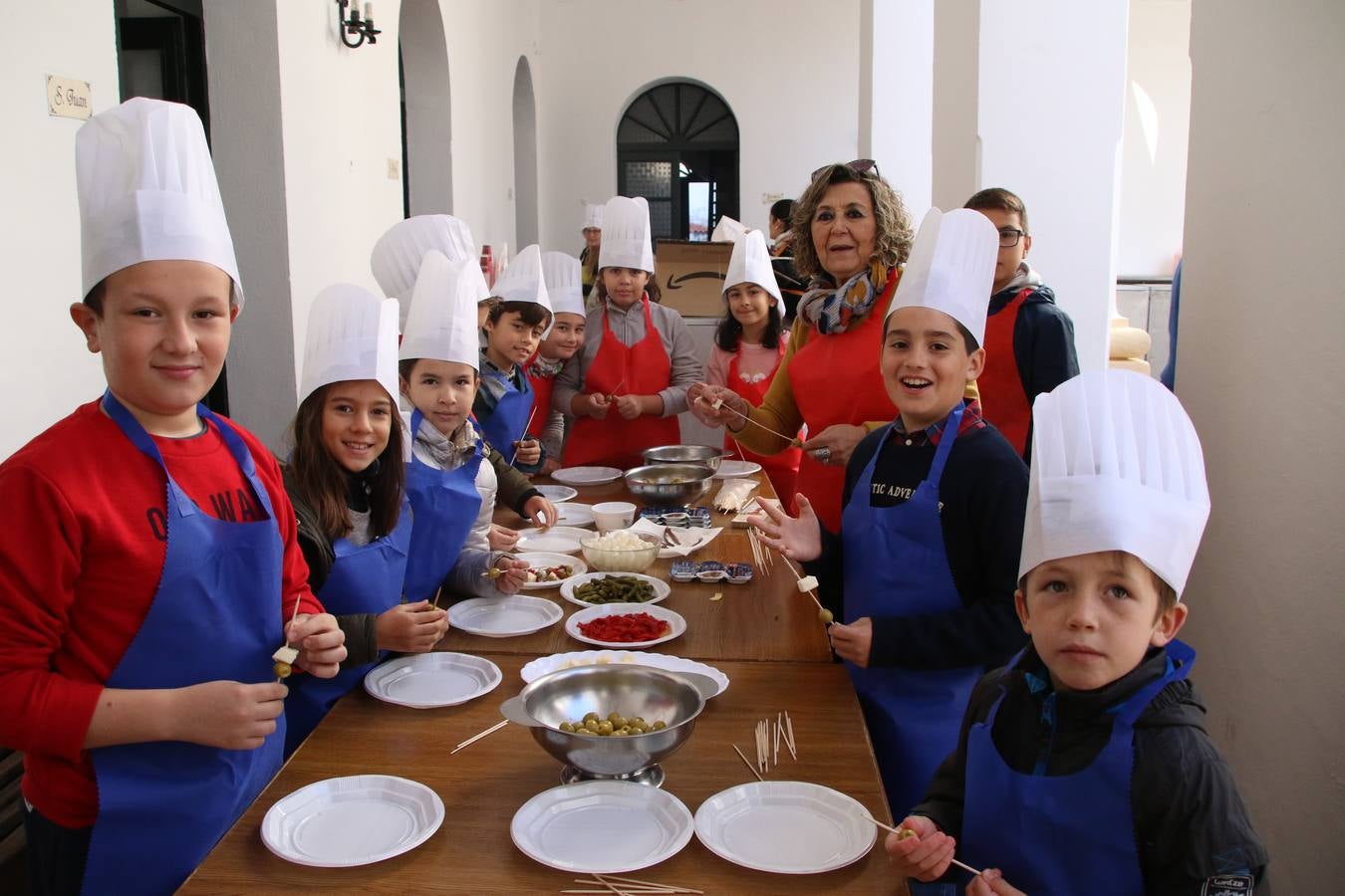 Fotos: Cáritas Parroquial celebra la tercera edición de su 'Tapa Solidaria'