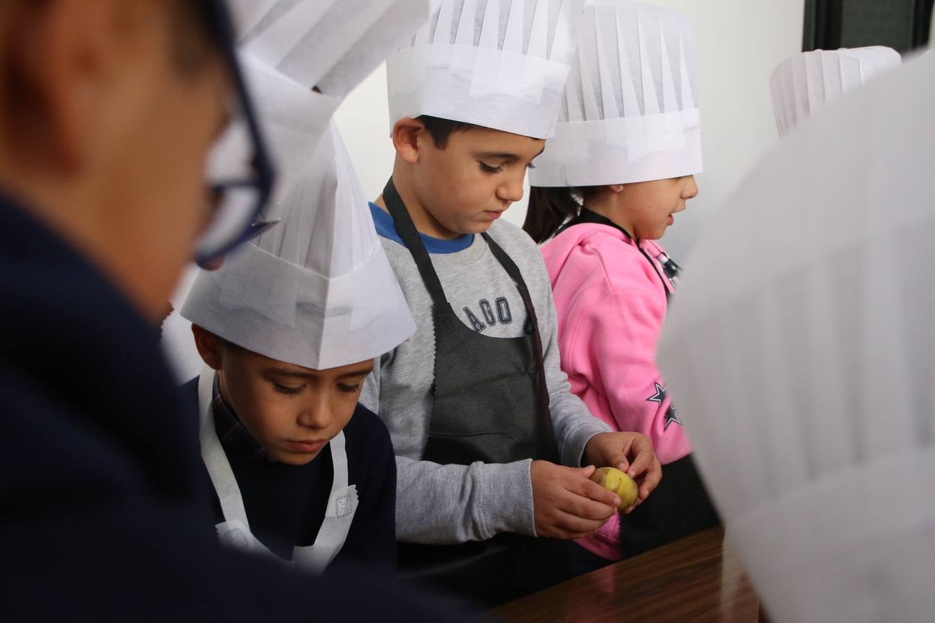 Fotos: Cáritas Parroquial celebra la tercera edición de su 'Tapa Solidaria'