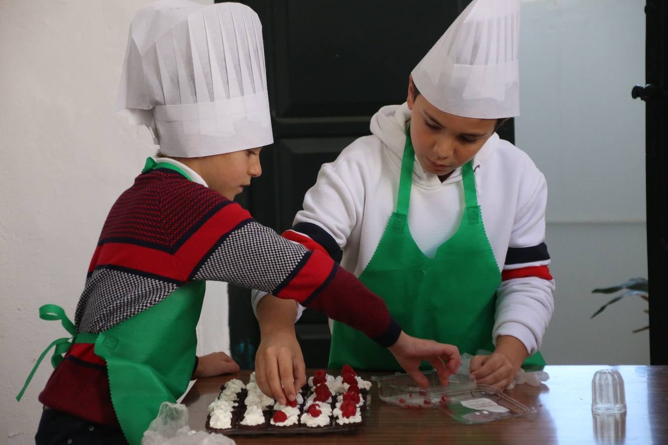 Fotos: Cáritas Parroquial celebra la tercera edición de su 'Tapa Solidaria'