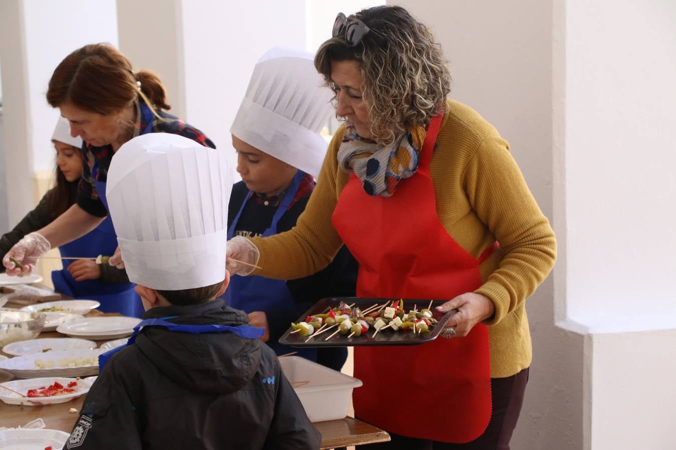 Fotos: Cáritas Parroquial celebra la tercera edición de su 'Tapa Solidaria'