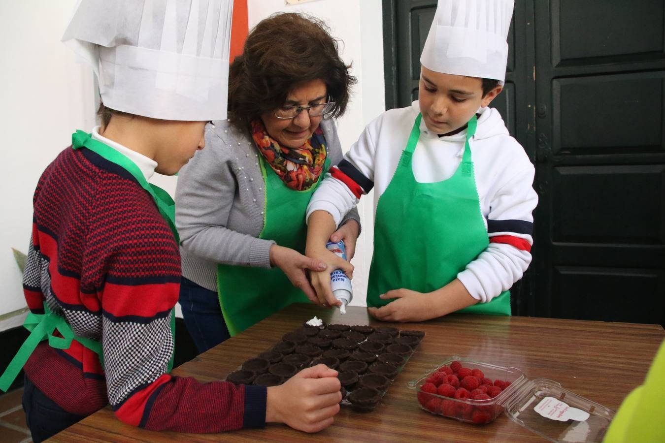 Fotos: Cáritas Parroquial celebra la tercera edición de su 'Tapa Solidaria'