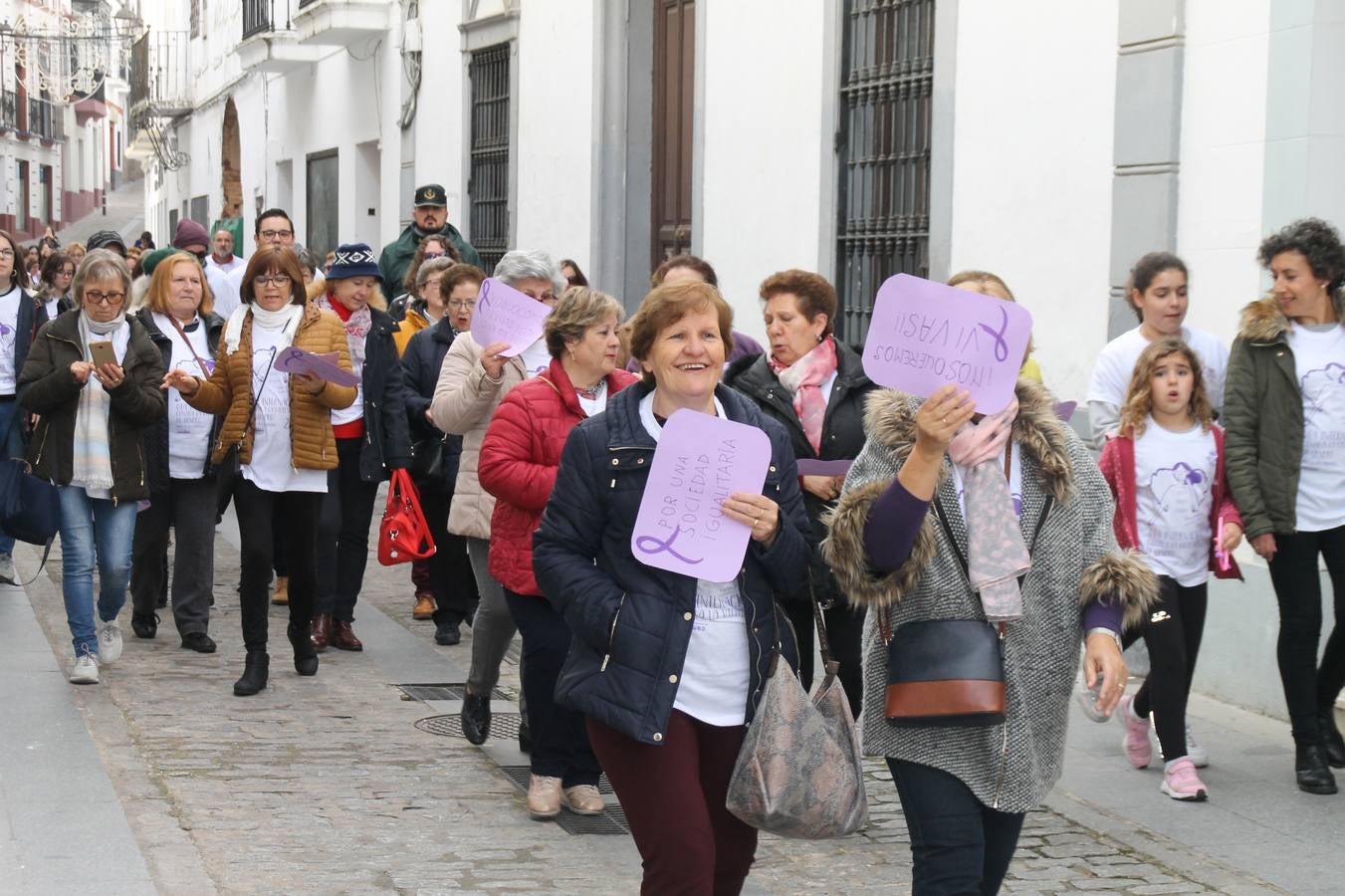 Lectura de un manifiesto a cargo de Plena Inclusión Jerez en el patio del Conventual San Agustín.