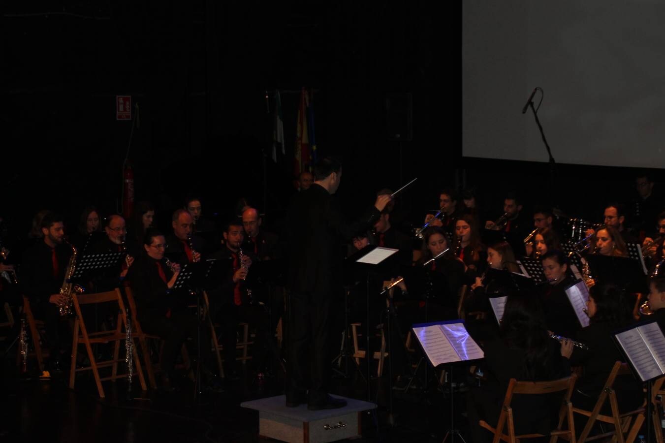 Los alumnos más pequeños de la Escuela de Música en su estreno en el Conciertazo.