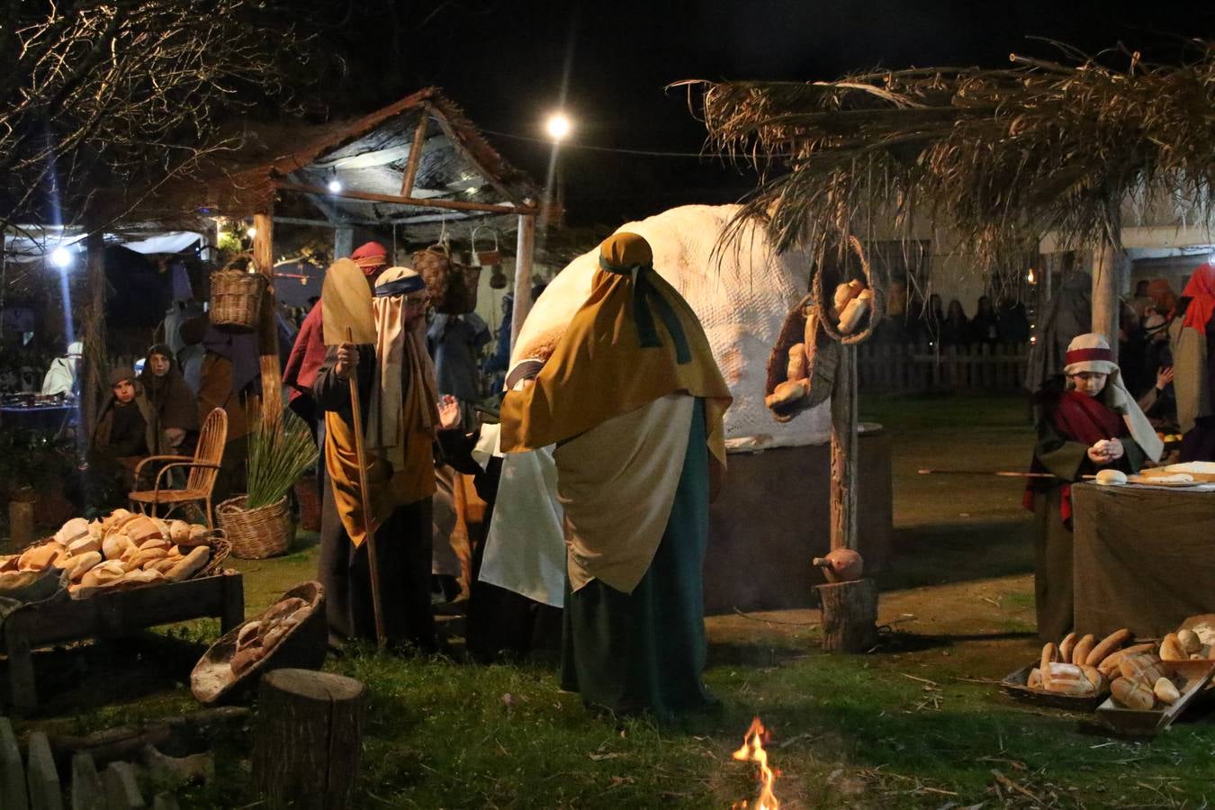 Más de 200 personajes dan vida a este Belén pleno de realismo y tradición.