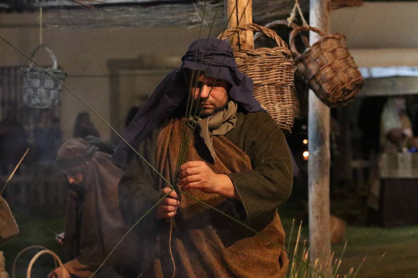 Más de 200 personajes dan vida a este Belén pleno de realismo y tradición.