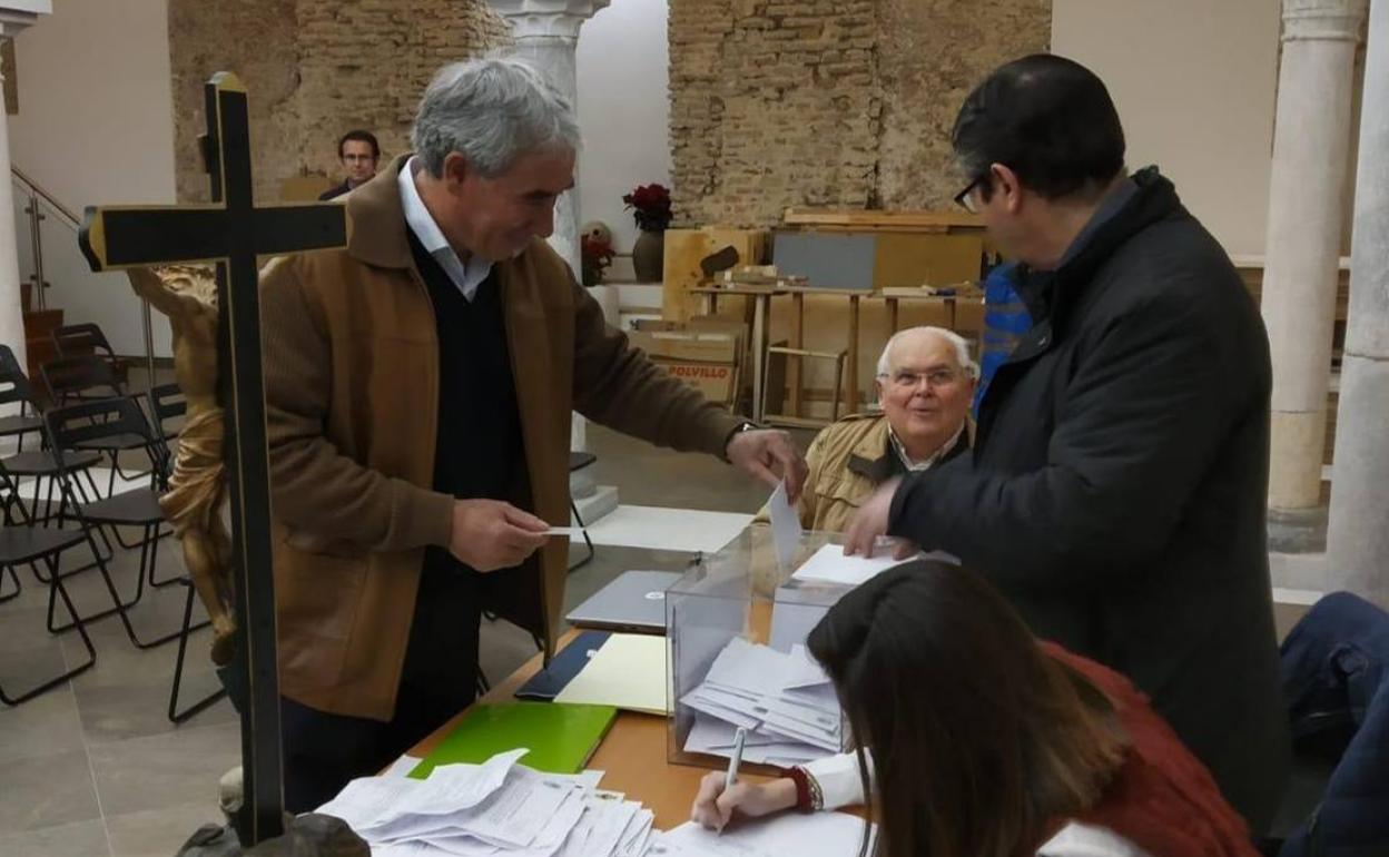 Gervasio Rodríguez Pérez, reelegido presidente de la Confraternidad de la Vera Cruz
