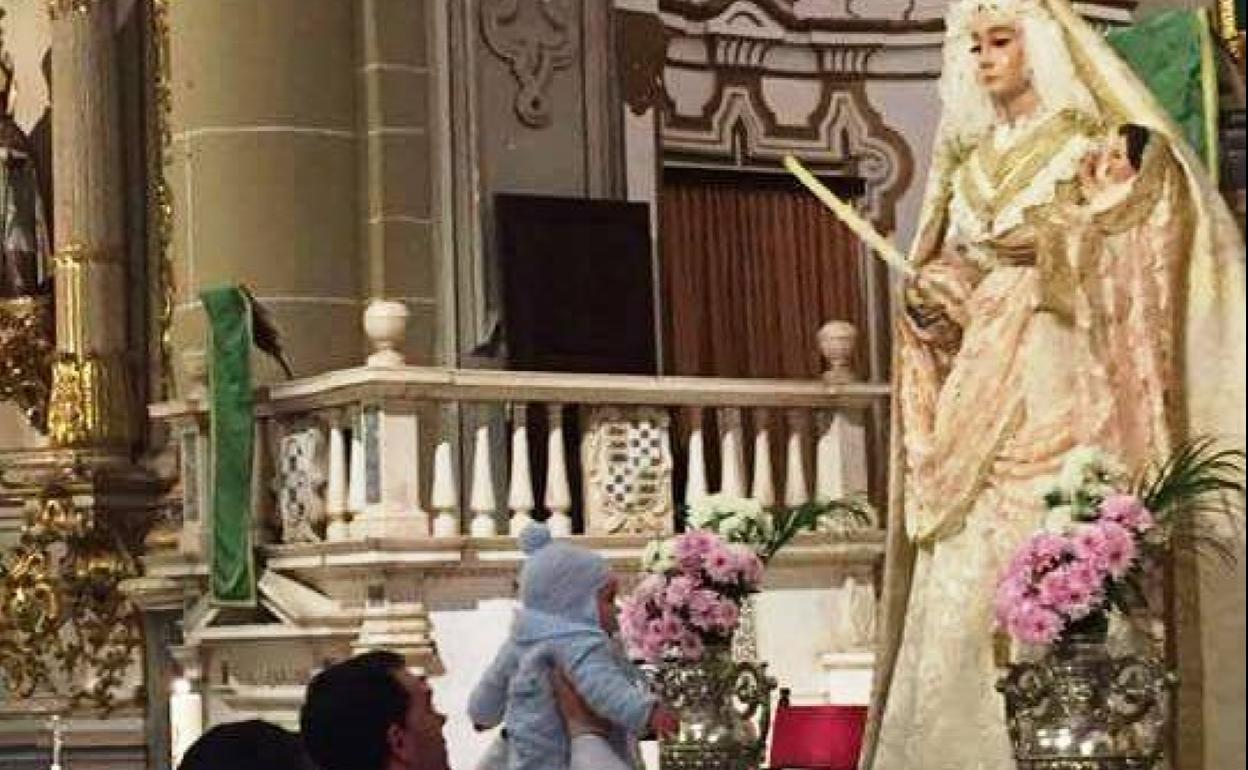 Presentación de los niños ala Virgen.