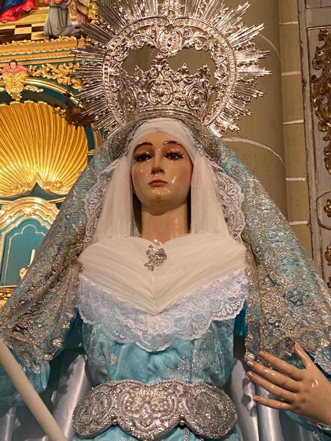 Presentación de los niños a la Virgen en la celebración de La Candelaria. 