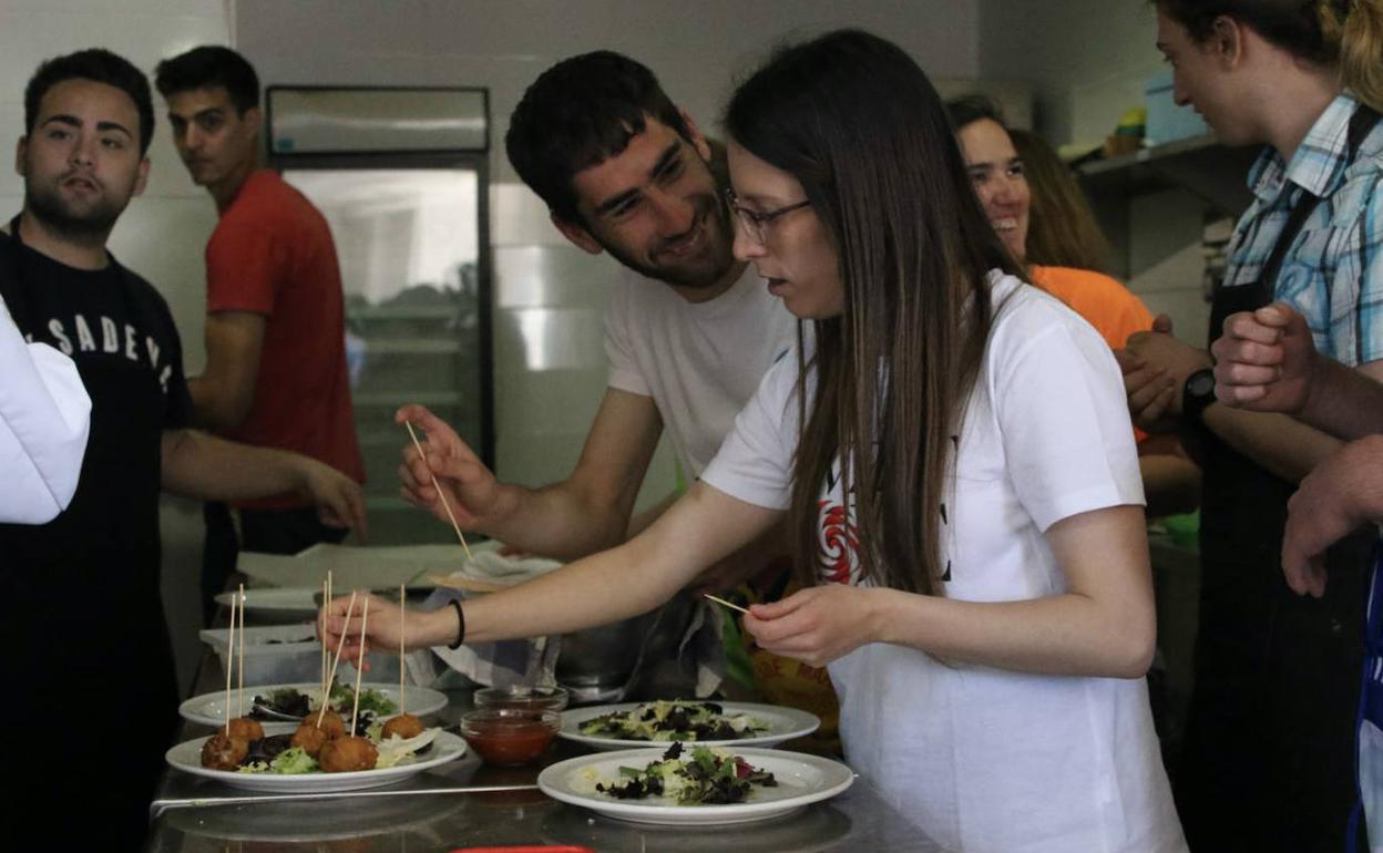 Durante el curso 'Ayudante de cocina'. 