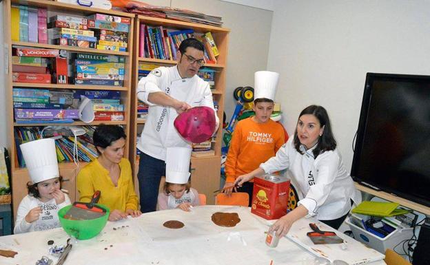 En el taller también participaron Alicia y Victoria, de la Asociación Max y Aleix en Jerez de los Caballeros. 