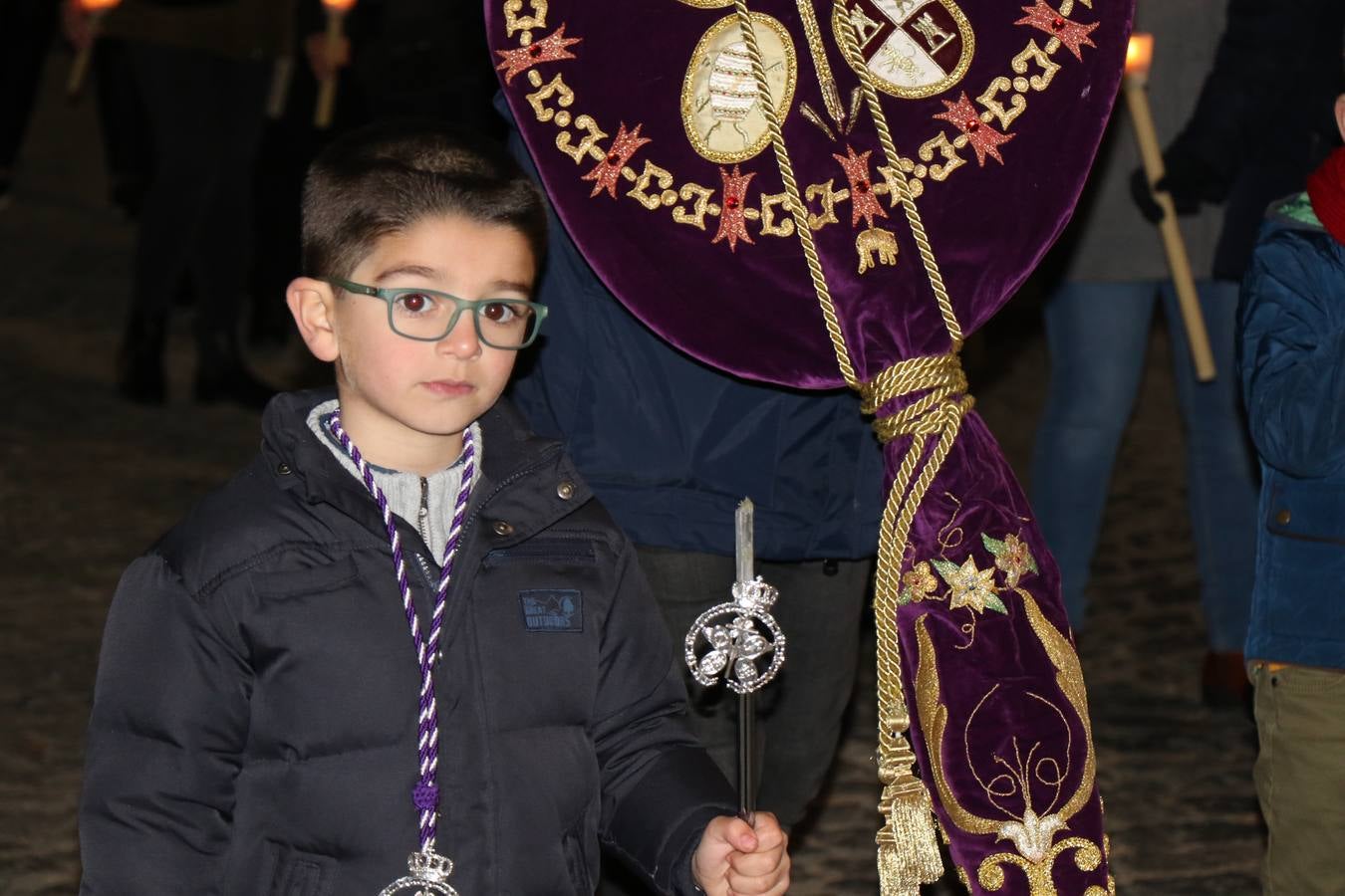 Numerosos fieles acompañaron el traslado desde la iglesia de San Miguel hasta la ermita de Los Mártires.