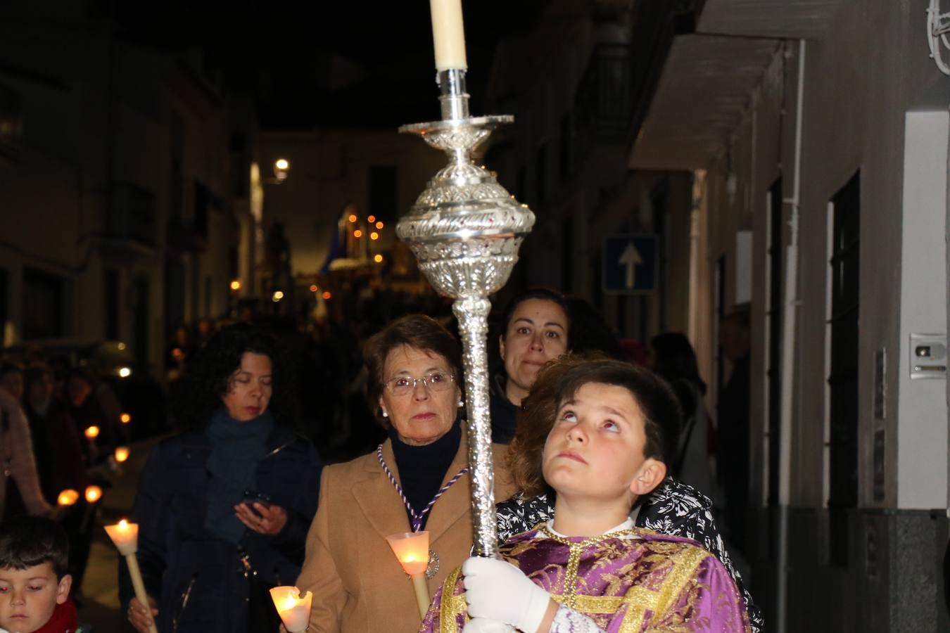 Numerosos fieles acompañaron el traslado desde la iglesia de San Miguel hasta la ermita de Los Mártires.