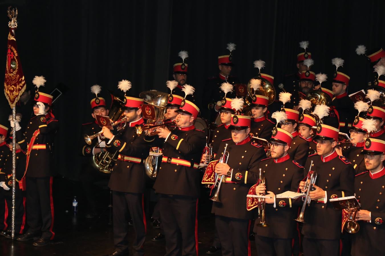 La Agrupación Musical 'Maestro Sousa' interpretando una de las Marchas de su repertorio para esta Semana Santa.