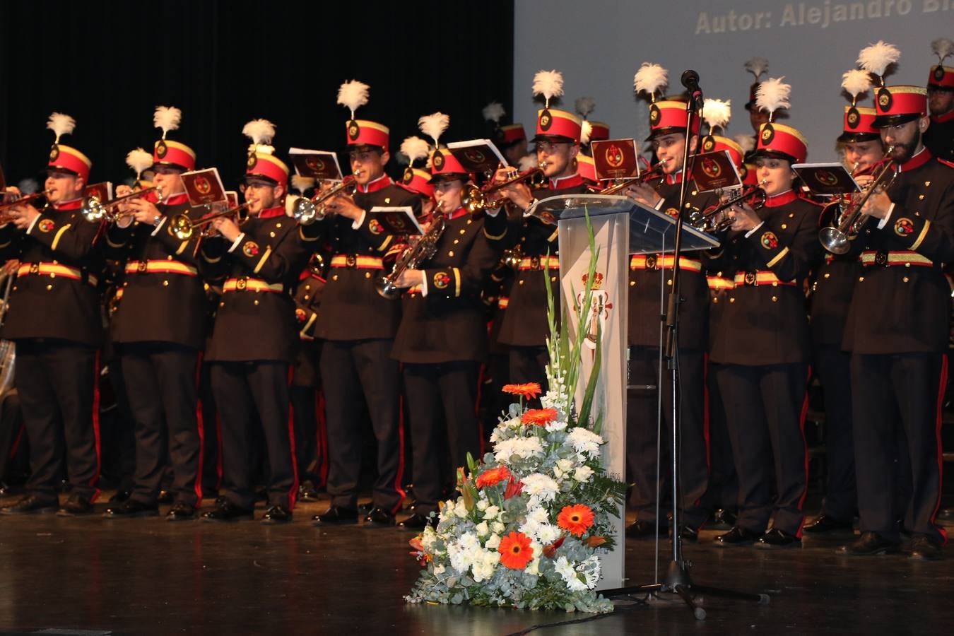 La Agrupación Musical 'Maestro Sousa' interpretando una de las Marchas de su repertorio para esta Semana Santa.