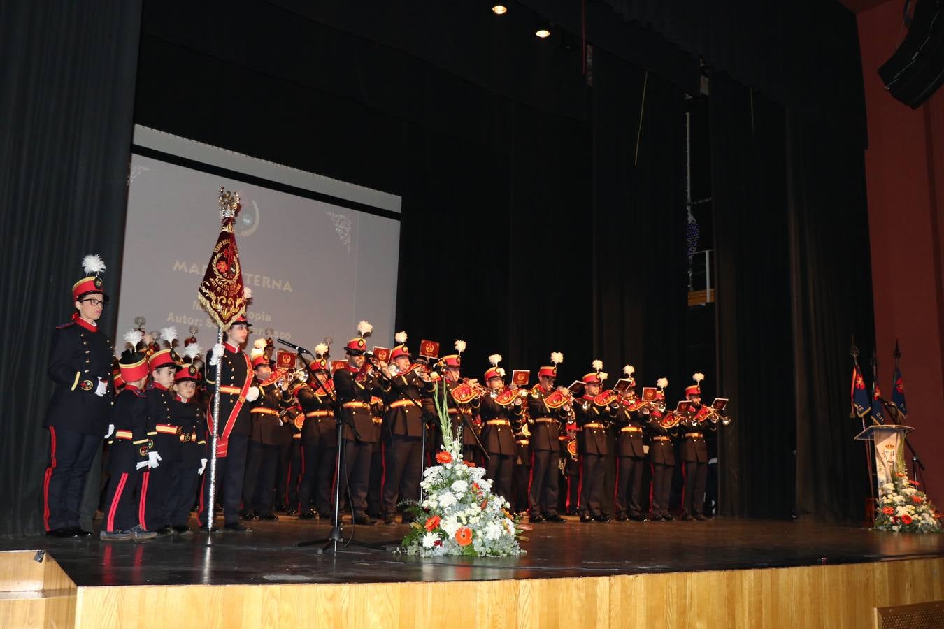 La Agrupación Musical 'Maestro Sousa' interpretando una de las Marchas de su repertorio para esta Semana Santa.