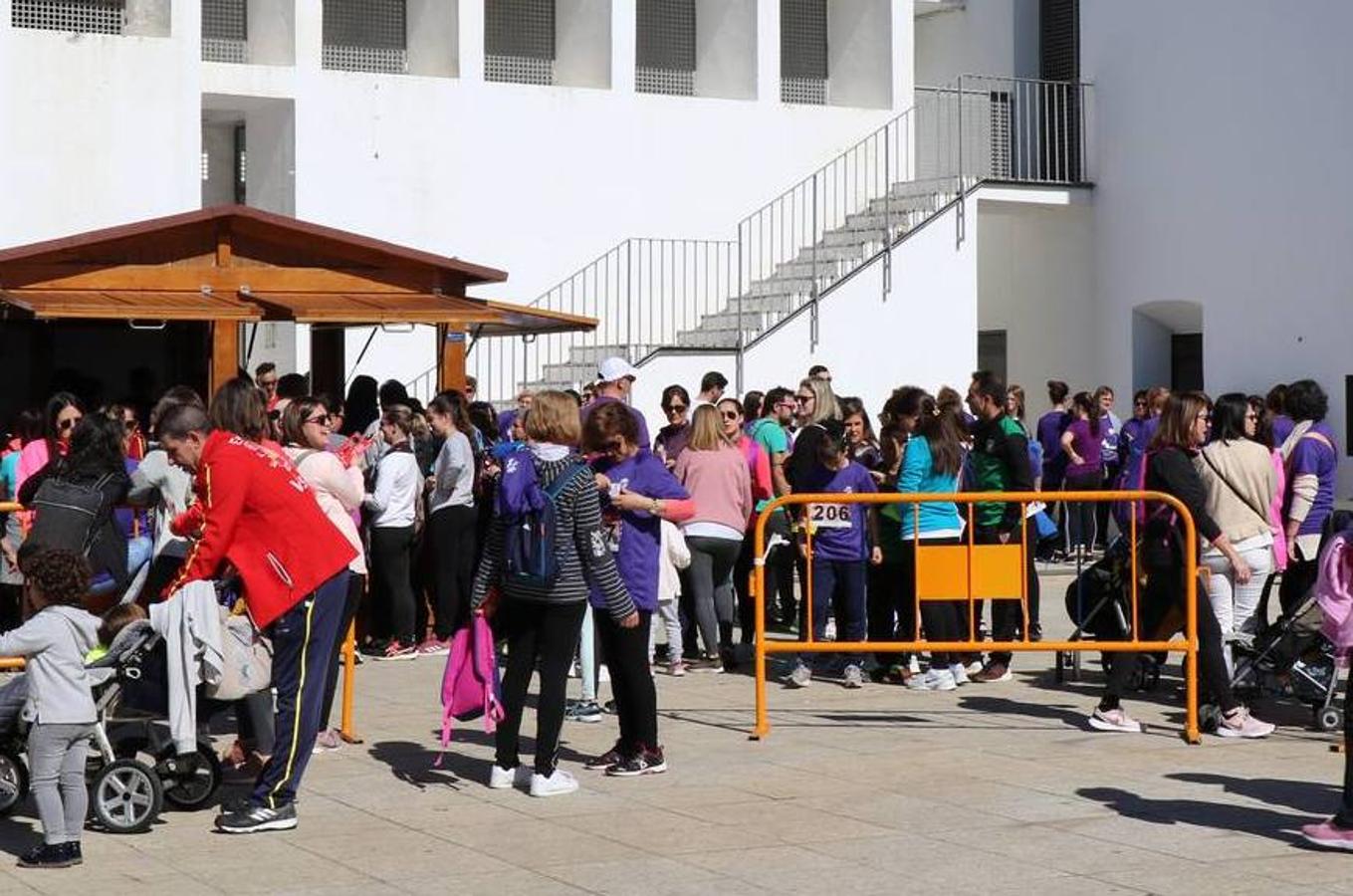 Participantes en la II Carrera de la Mujer.