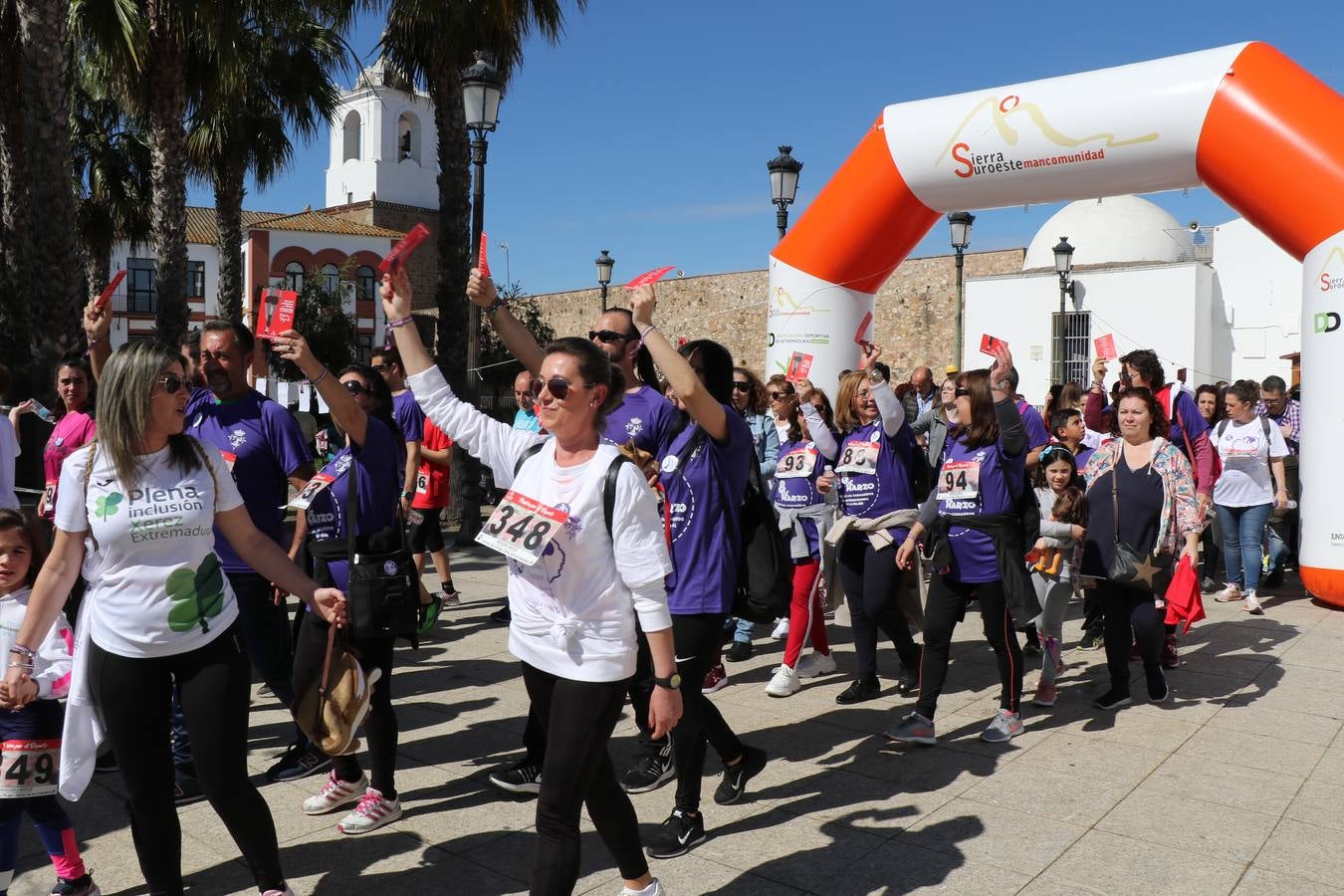 Participantes en la II Carrera de la Mujer.