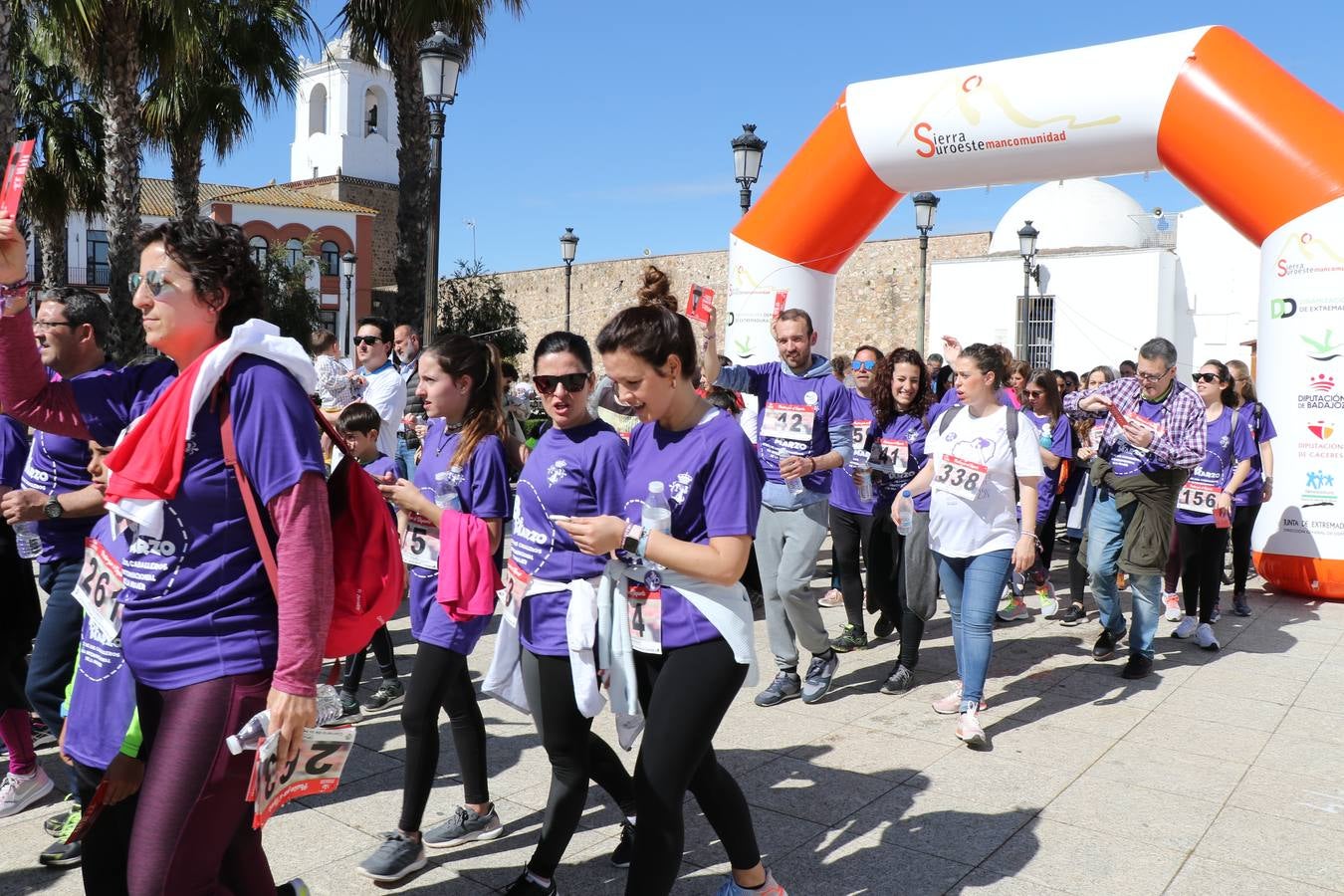 Participantes en la II Carrera de la Mujer.