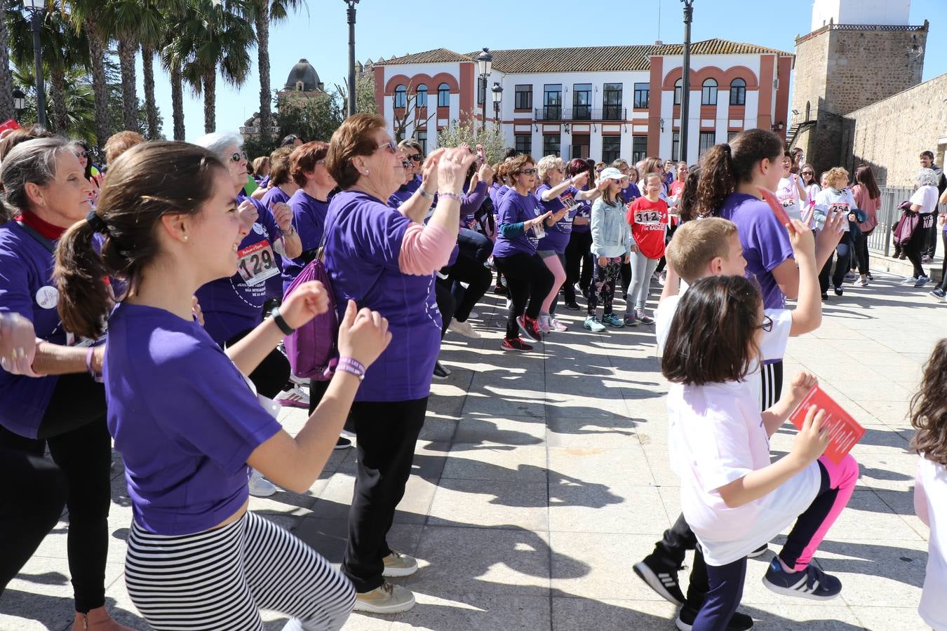 Participantes en la II Carrera de la Mujer.