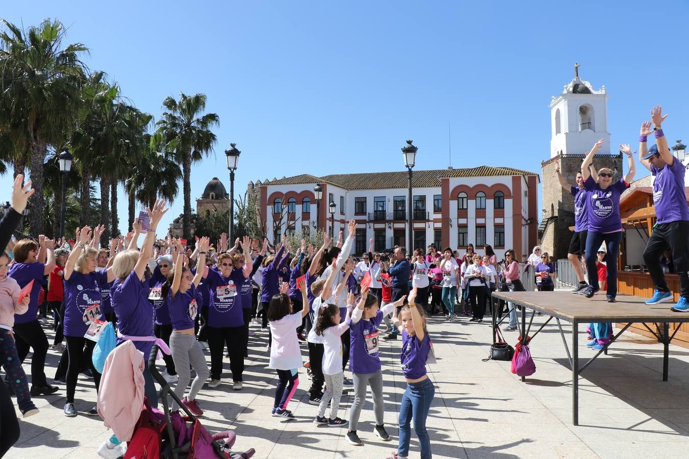 Participantes en la II Carrera de la Mujer.